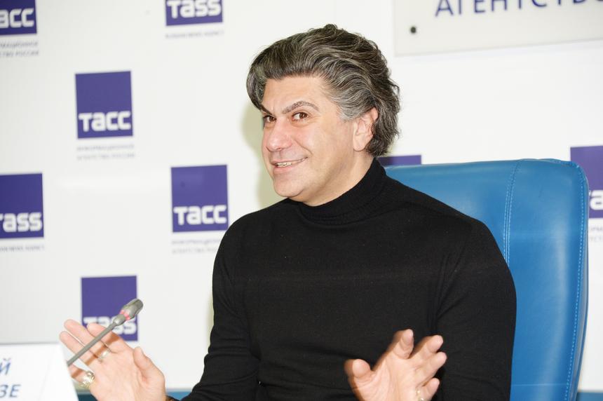 Николай Цискаридзе потребовал перегладить кулисы перед спектаклем в Челябинске