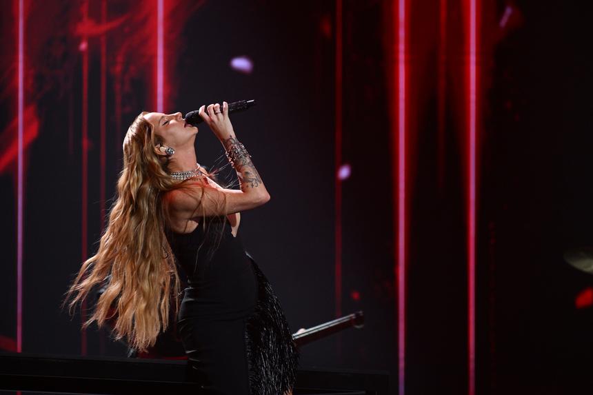 «Это не я»: Анна Asti выступила в Петербурге и объяснила название шоу «Царица»