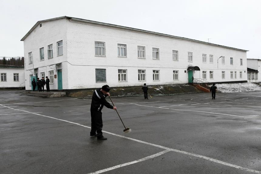 «Не имеет права выбирать»: могли ли убившему 85 женщин маньяку Попкову специально назначить адвокатом девушку