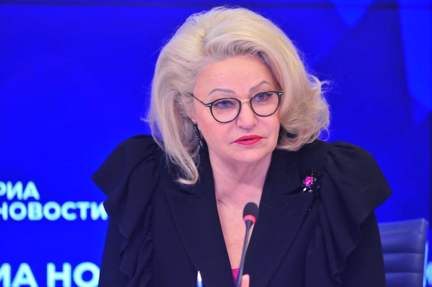 «Считаем каждую ложечку йогурта?»: Нина Останина осудила возможный контроль алиментщиков за тратами на ребенка