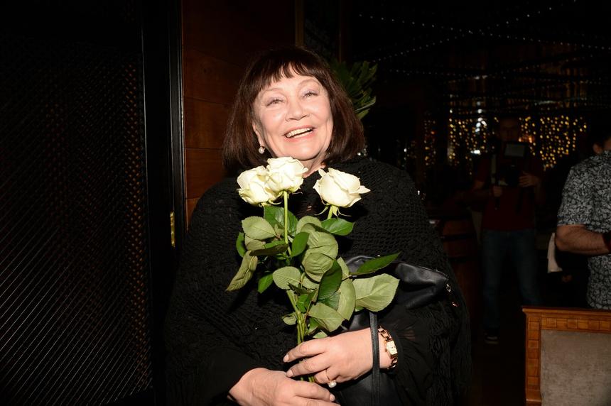 «Это полная глупость»: Лариса Лужина вступилась за Александра Домогарова, чьи спектакли пытаются отменить