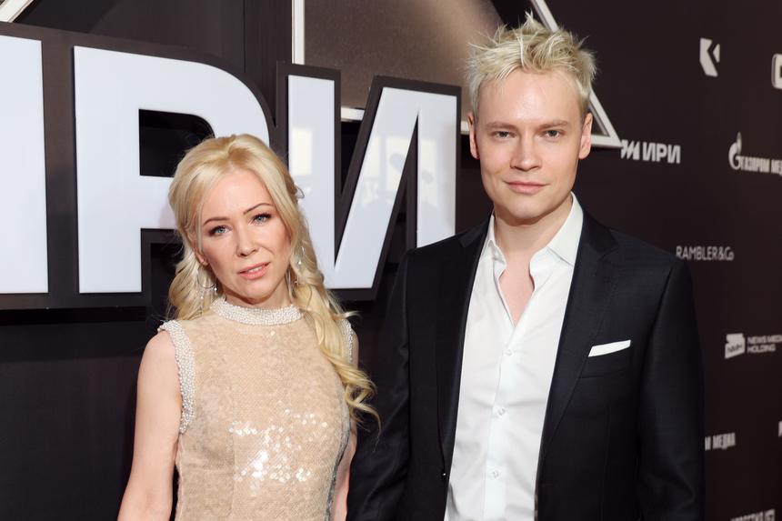 Екатерина Мизулина принесла для SHAMAN яичницу и суп на съемки его клипа