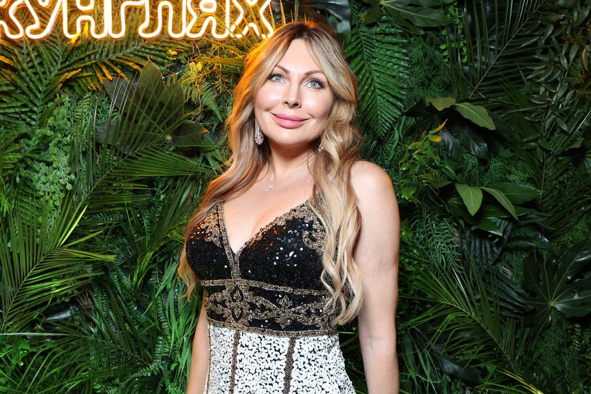 «В наших сердцах навсегда»: звезда сериала «Счастливы вместе» вспомнила о поцелуе с Майклом Мэдсеном