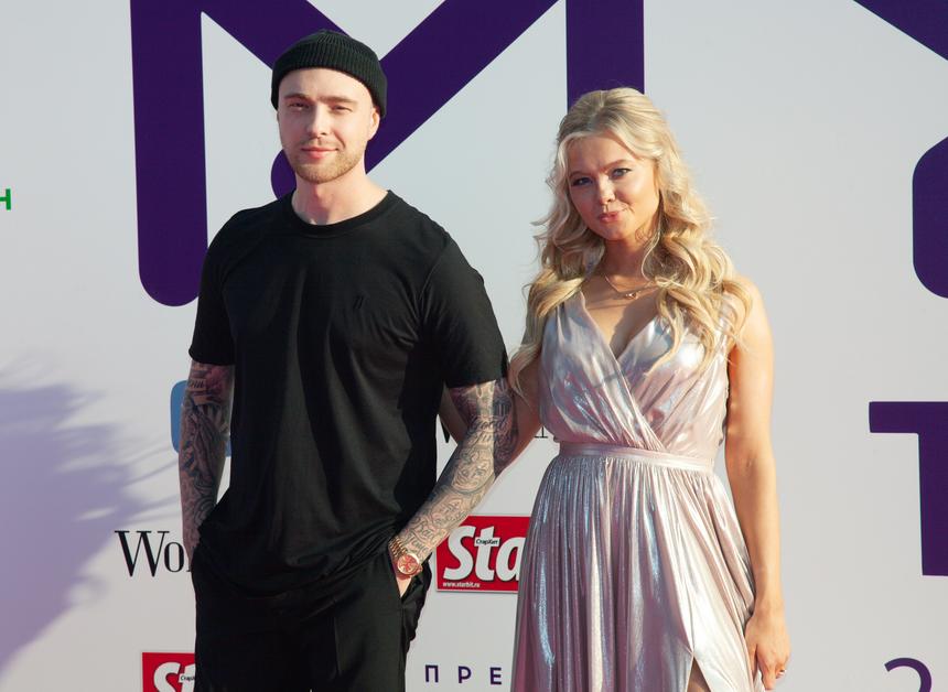 «У меня идет кровь!»: Егор Крид получил травму на концерте в Санкт-Петербурге