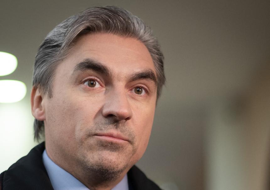 «Они даже могут работать врачами»: депутат Андрей Свинцов о завозе миллиона мигрантов из Индии в Россию