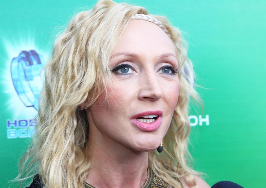 Певица Кристина Орбакайте отправилась в Японию вместе с мужем и дочерью