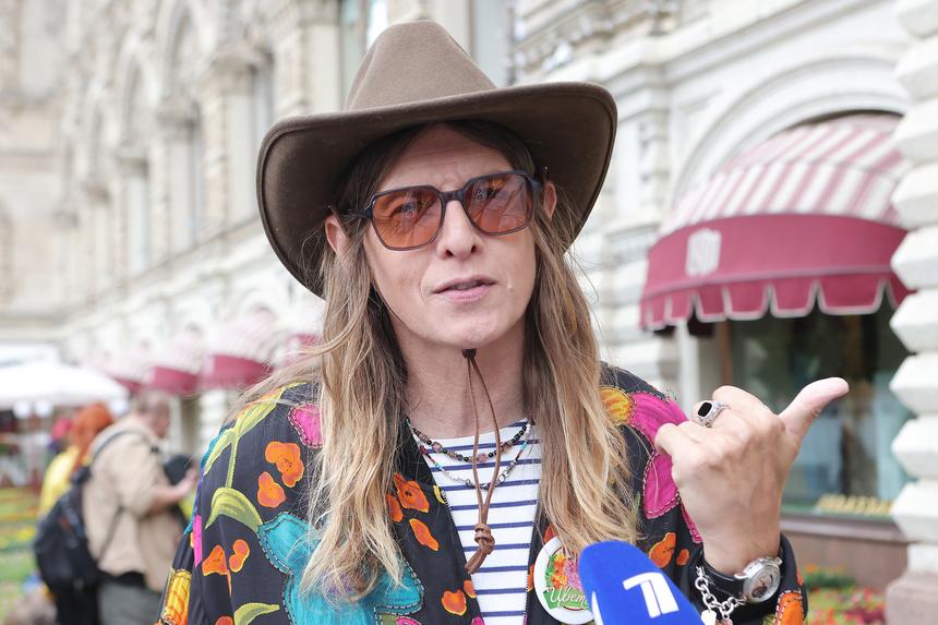 «Люблю ее очень»: стилист Влад Лисовец признался в чувствах к Ирине Хакамаде