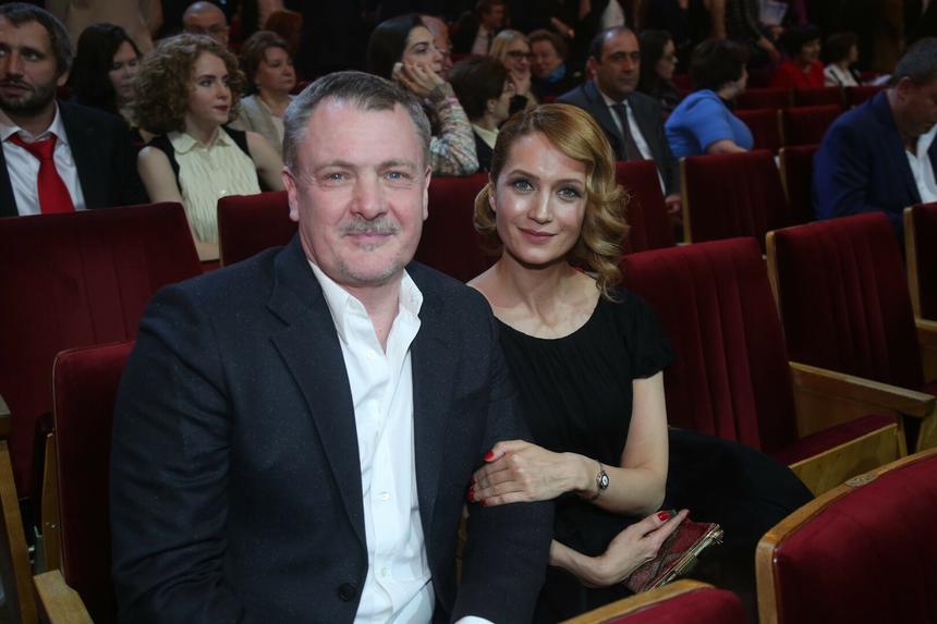 Ребенок умирал на руках у родителей: трагедия режиссера Юрия Мороза и его жены Виктории Исаковой