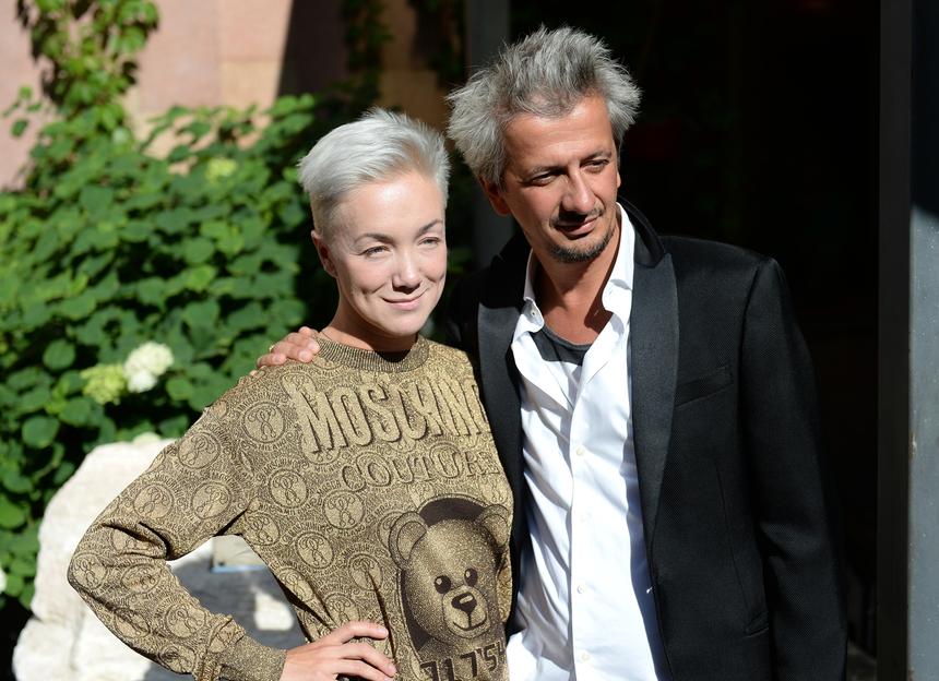 Константин Богомолов не приехал поддержать экс-супругу Мороз на похоронах отца