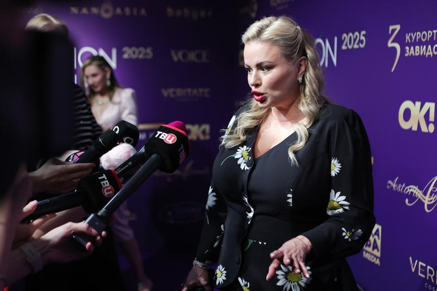 «Это просто катастрофа»: Анна Семенович рассказала о проблемах с голосом