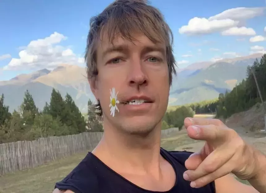 Пикапер Алекс Лесли собрался лететь в Россию