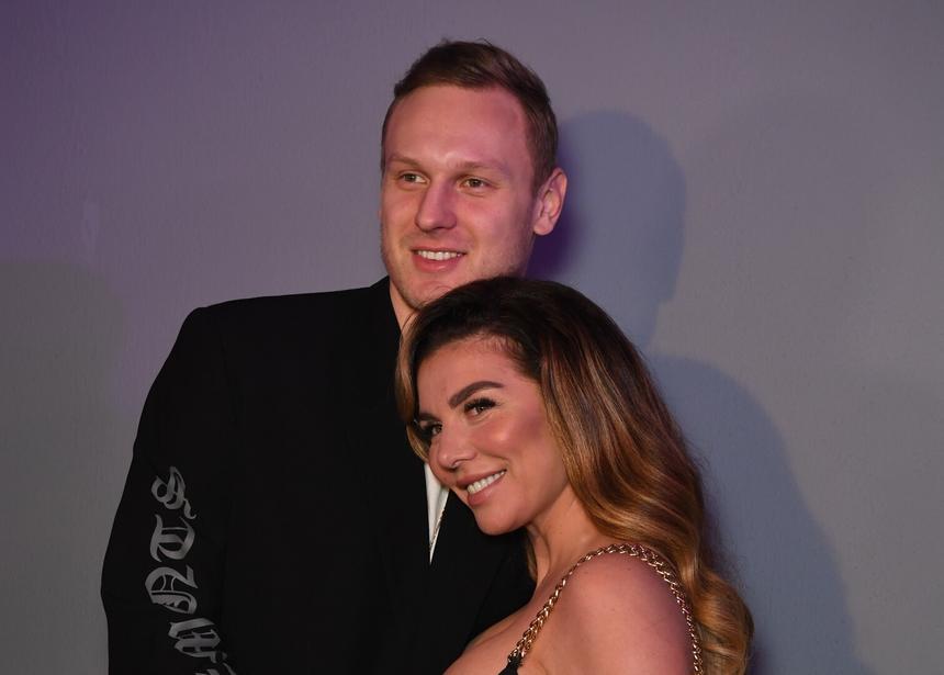 «Стареющая дива наслаждается жизнью»: адвокат семьи Яниса Тиммы «обрушилась» на Анну Седокову