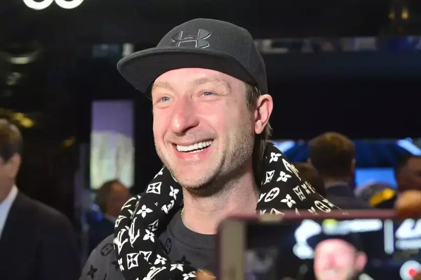 «Это не ваше дело»: Плющенко вышел из себя после вопроса о смене внешности