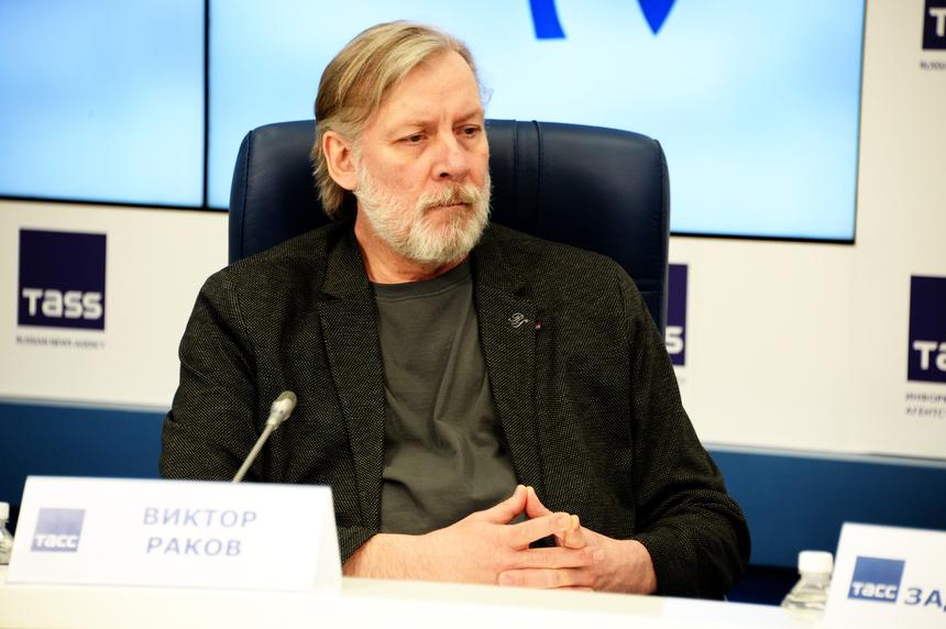 «Не уверен, справилась бы она»: Виктор Раков о дочери Марка Захарова в роли худрука «Ленкома»