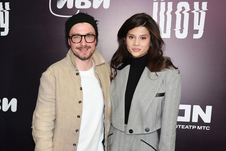 Яхта, поцелуи и озеро Комо: как отдыхают Петров с женой, оставив ребенка дома