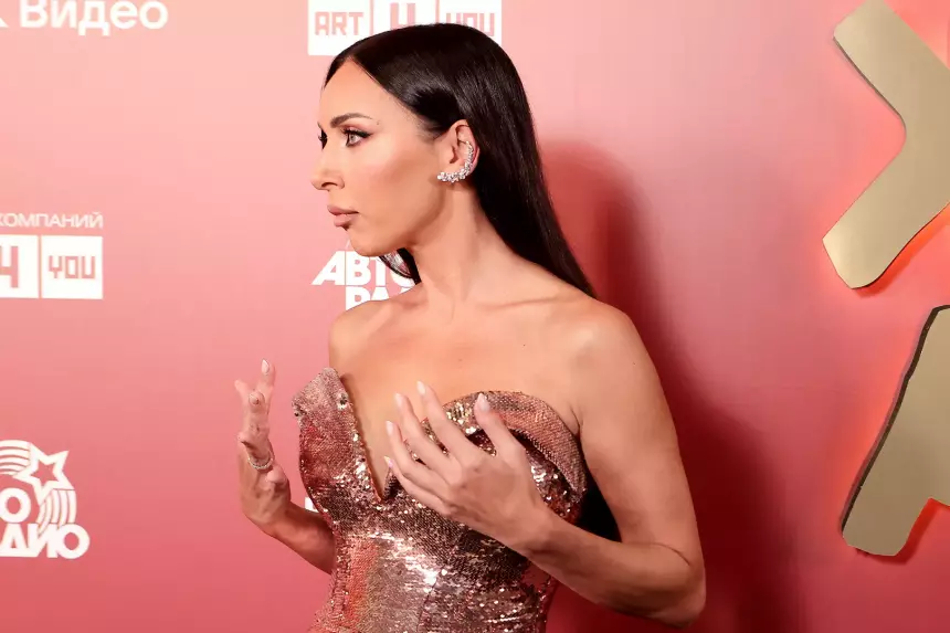 «Несколько прекрасных дней в Лондоне»: Алсу улетела из России после ликвидации бизнеса