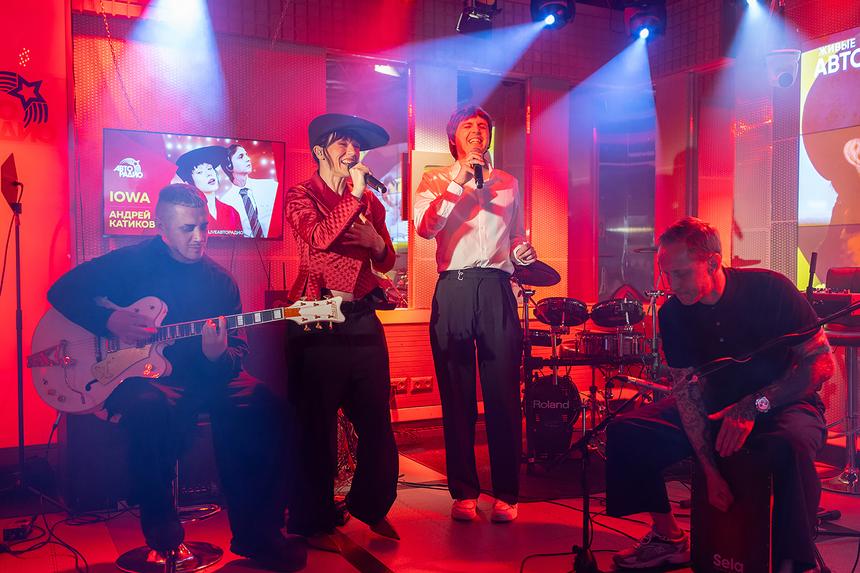 Катя IOWA рассказала, что связывает ее с певцом Андреем Катиковым, кроме музыки