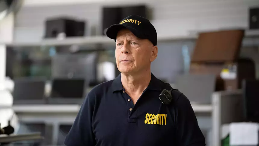 «Забывает даже близких и свою личность»: что ждет больного деменцией Брюса Уиллиса