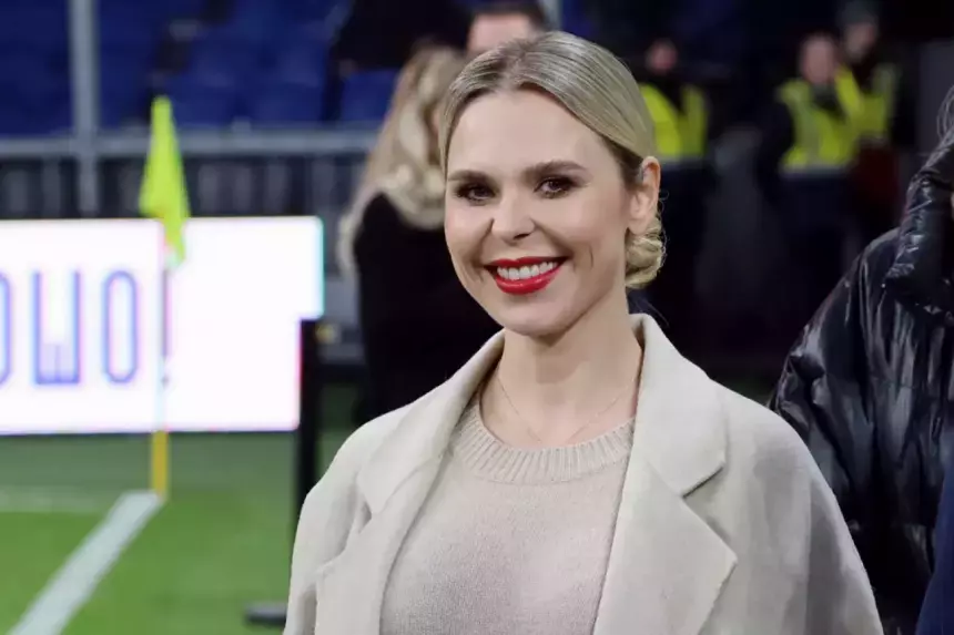 Была ограничена в возможности выезжать за рубеж: Пелагея смогла отвезти дочь на море после суда с экс-супругом