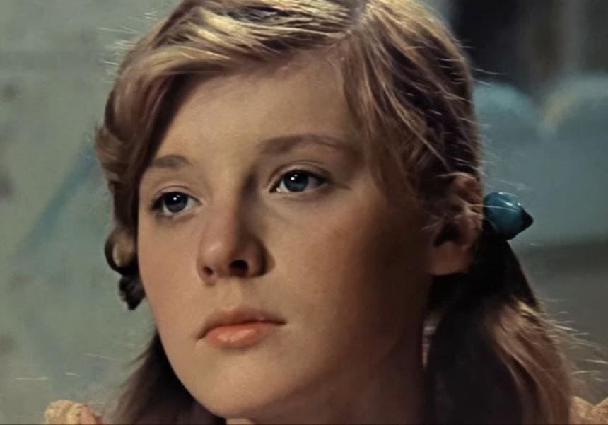 Похоронила мужей и ушла в работу: куда пропала звезда фильма «Шла собака по роялю» Елена Кищик