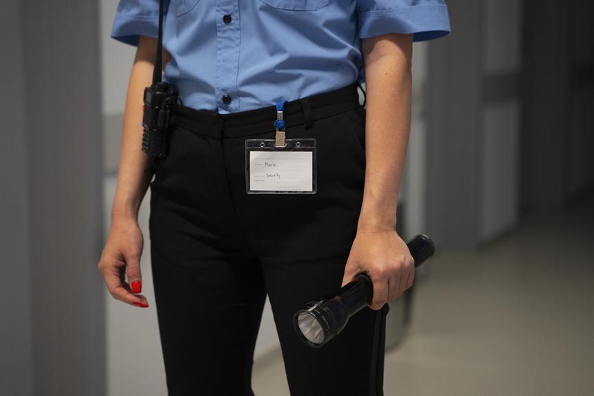 Инспекторшу полиции в Одессе избили во время принудительной мобилизации