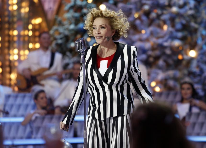 71-летняя певица Лайма Вайкуле призвала дать оружие Украине вместо музыки