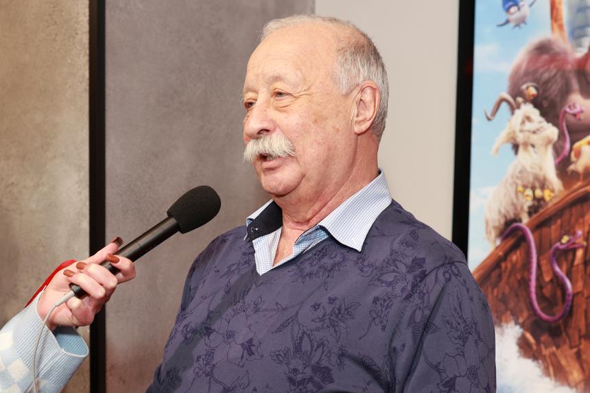 79-летний телеведущий Леонид Якубович признался, что мечтает умереть на сцене