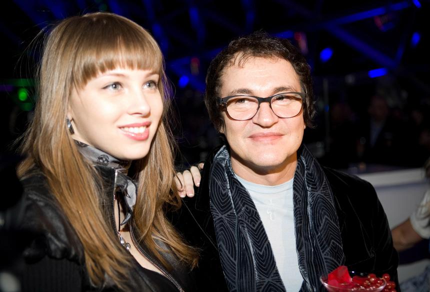 «Будем руководствоваться интересами детей»: адвокаты подтвердили развод Дмитрия и Полины Дибровых