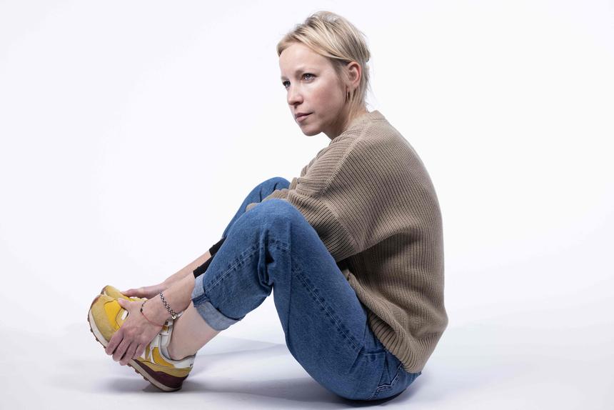 Уехавшая из России актриса Мария Шалаева устроилась на работу в такси