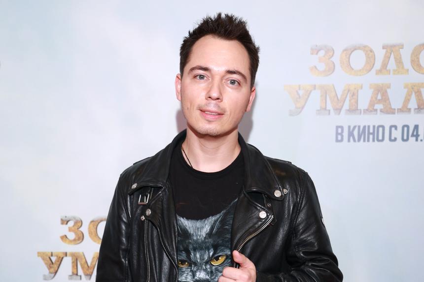 «Мальчик, который пел про потерявшуюся собаку»: Родиону Газманову не понравилось, как его представили публике