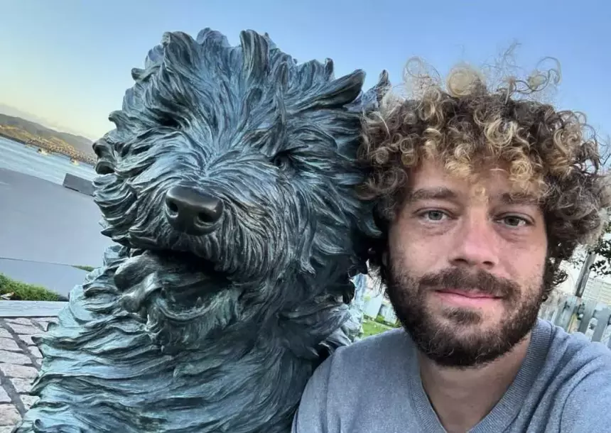 Двушка в Москве стоимостью 11 млн рублей: у блогера Варламова*, который уехал из России, могут отобрать квартиру