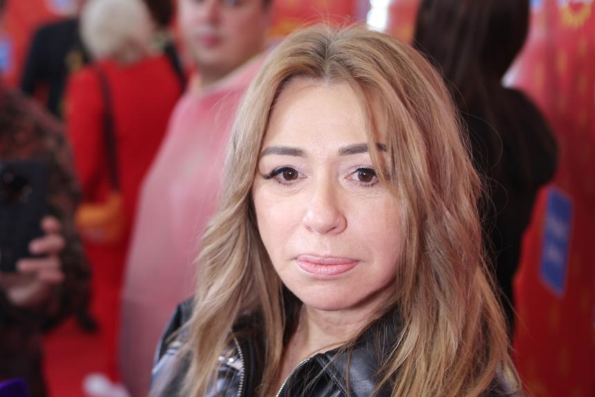 Потеря популярности, одиночество и «синдром разведенки»: как живет Алена Апина