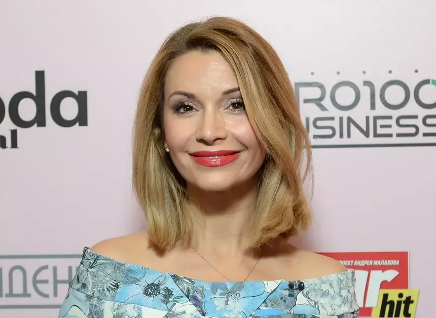 47-летняя Ольга Орлова обиделась на рекламу, в которой ее дочь назвали внуком