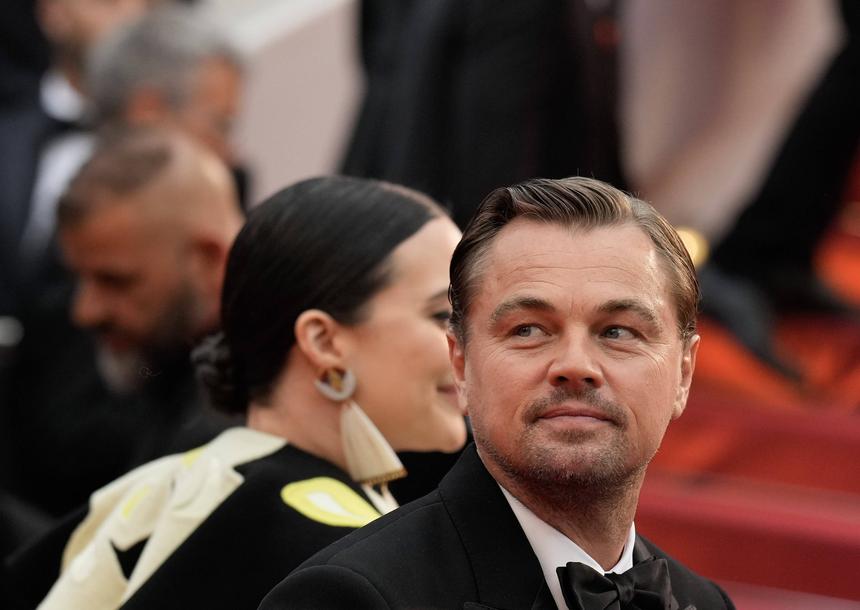 Сидел со скучающим видом: актера Леонардо Ди Каприо подозревают в скором разрыве отношений