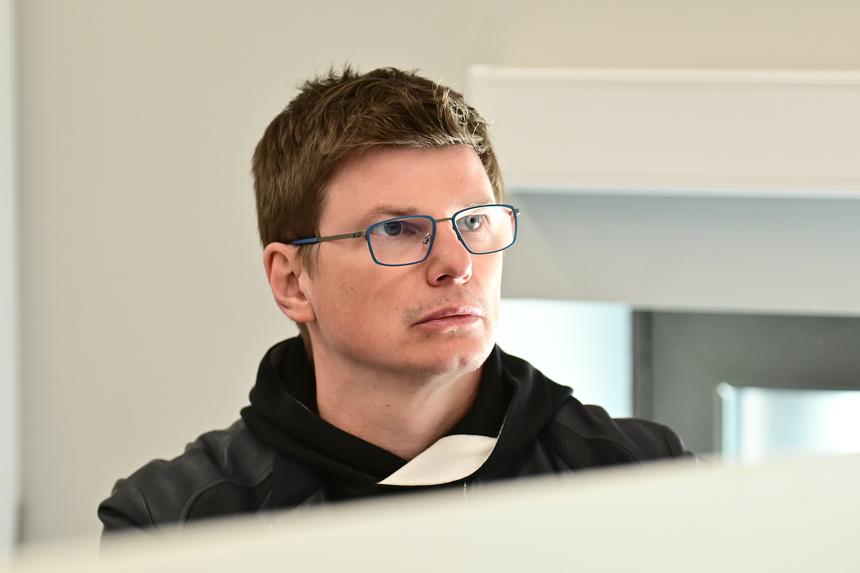 Уровень не для него: Аршавина заметили в ресторане с виски после отказа играть за «Амкал»