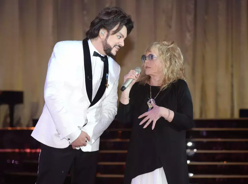 «Это очень сложный вопрос»: свидетель со свадьбы Киркорова и Пугачевой рассказал, почему звезды развелись