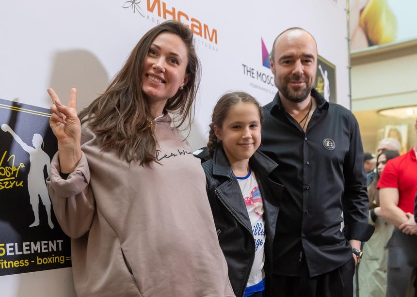 «Мама достала! Она схватила меня»: Роман Товстик опубликовал видео звонка с детьми, которых хочет забрать у жены