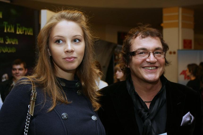 «Там уже давно были грешки»: что творилось в семье Дмитрия и Полины Дибровых до развода из-за измены