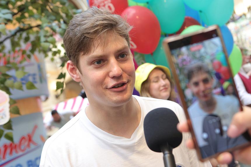 «Возникнет желание пойти в эту профессию»: Павел Табаков задумался о будущем 5-летней дочери