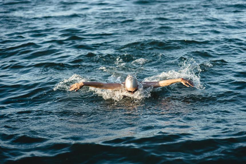 Жена пропавшего на Босфоре пловца из РФ просит туристов помочь с его поисками