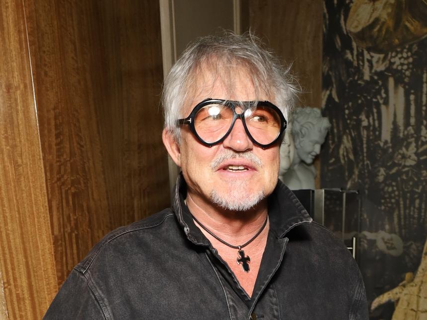 «Он был немного грустный, совсем один»: Дмитрий Дибров появился на публике после расставания с женой