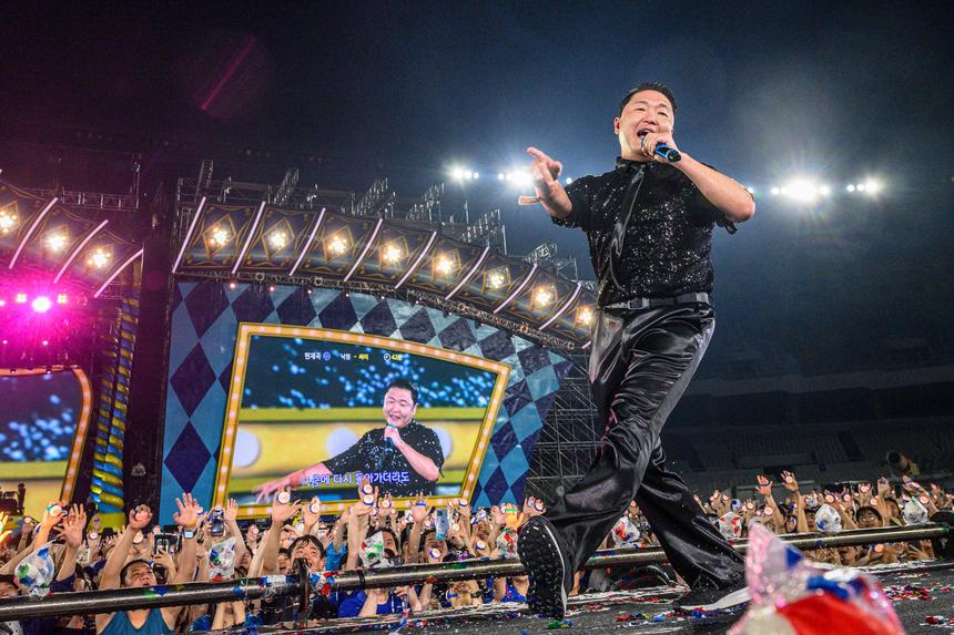 В Южной Корее полиция задержала автора хита Gangnam Style, певца PSY