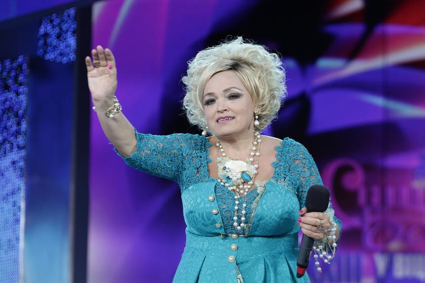 Гитарист Надежды Кадышевой стал новым крашем у зумеров: что о нем известно