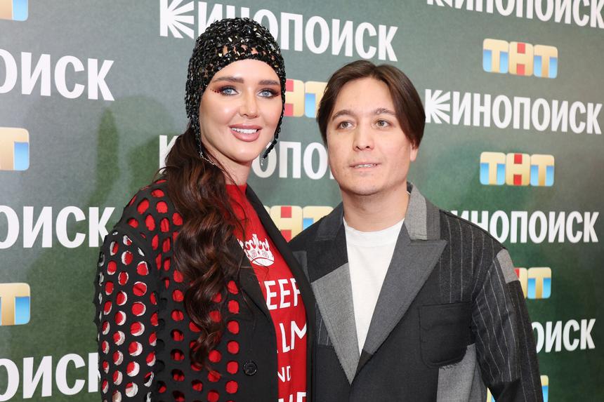 Жена Хайдарова рассказала о переписке с Полиной Дибровой про Романа Товстика