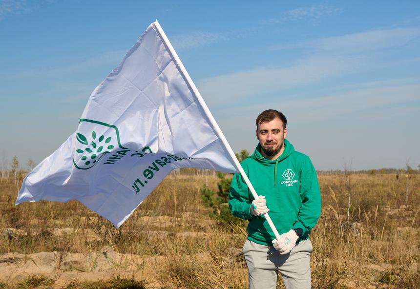 «Сложно представить мир без леса, но есть страны, в которых это реальность»: как в России борются за природу