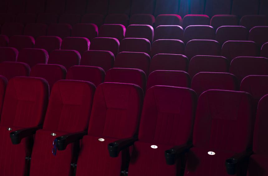 В Азербайджане сократили количество сеансов на русском языке в кинотеатрах