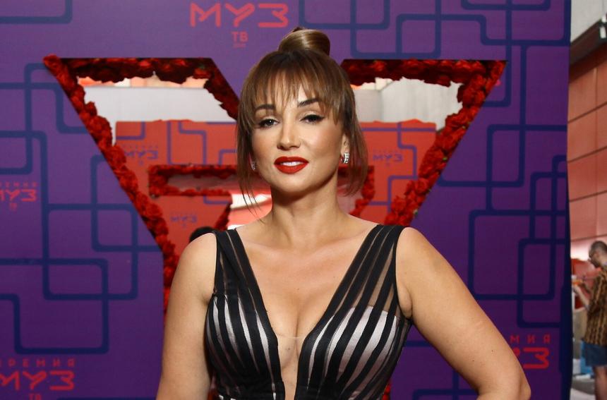 Телеведущая Анфиса Чехова объяснила дружбу бывшего мужа с новым женихом