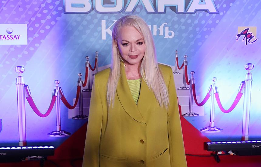 «Стирают все диалоги из мессенджеров»: друзья Долиной с Украины отвернулись от певицы с начала СВО