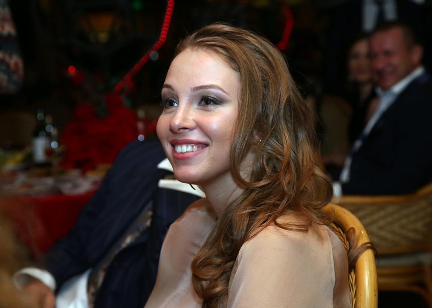 «Я исполняю мечту»: Полина Диброва решила увезти детей из Москвы после скандала