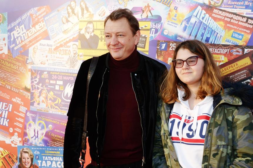 «Сердце сжимается»: Марат Башаров рассказал о тайном поклоннике дочери из Лондона